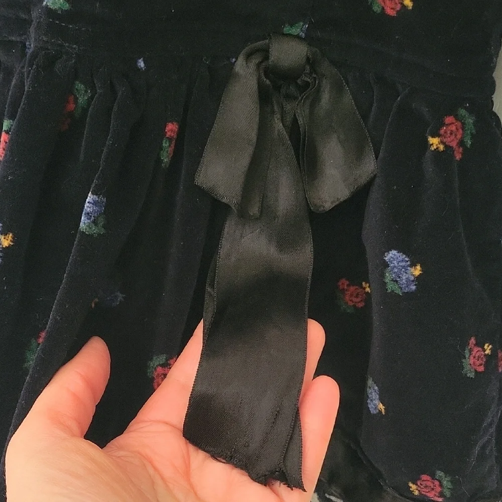 Holiday Black Velvet Velour Floral Lace Trim Kids Dress Long Puffy Sleeves Italy